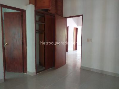 Casa de 3 alcobas en venta en Vereda Barzalosa, Girardot, 196 m² · foto 12 de 20