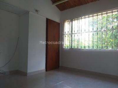 Casa de 3 alcobas en venta en Vereda Barzalosa, Girardot, 196 m² · foto 15 de 20