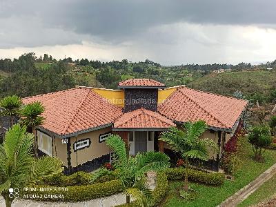 Casa de 3 alcobas en venta en Rio Negro, Rionegro, 206 m² · foto 16 de 20