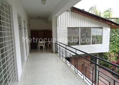 Casa de 4 alcobas en venta en Arboledas, Cali, 463 m² · foto 10 de 14
