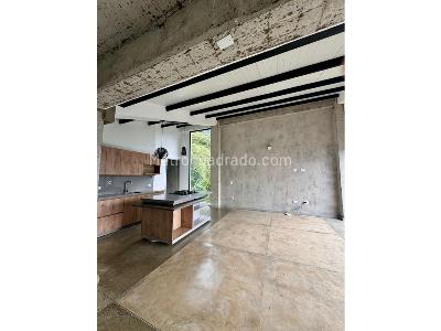 Casa de 4 alcobas en arriendo en El Escobero, Medellín · foto 2 de 20