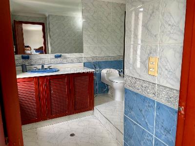 Casa de 5 alcobas en venta en Quintas De Don Simon, Cali, 255 m² · foto 12 de 20