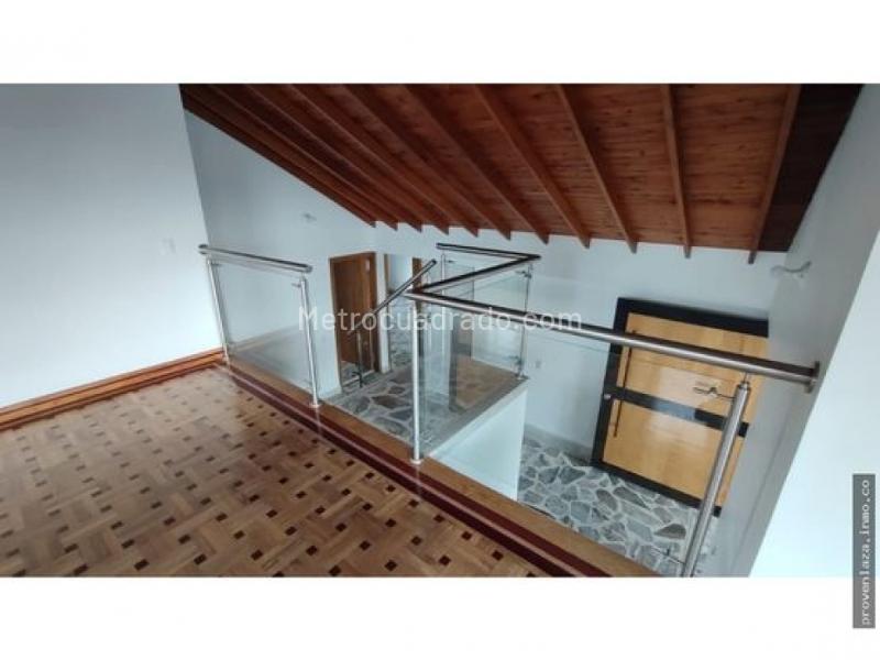 Casa – Envigado, Valle de Aburrá - Más