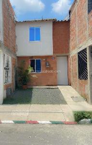 Casa de 3 alcobas en venta en Manzanares De Ciudad Del Valle, Palmira, 60 m² · foto 2 de 13