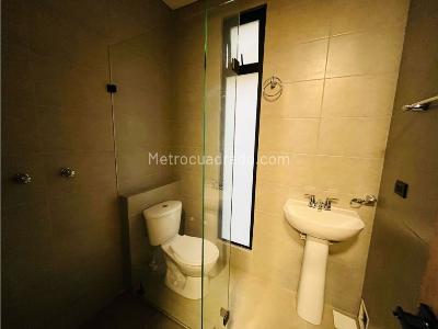 Apartamento de 3 alcobas en arriendo en Poblado San Lucas, Medellín, 330 m² · foto 15 de 20