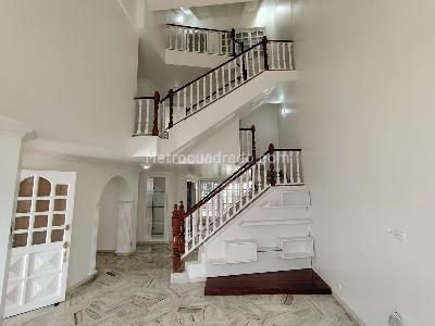 Casa de 4 alcobas en venta en Nueva Tequendama, Cali, 481 m² · foto 3 de 20