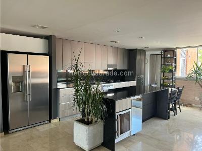 Apartamento en arriendo en Poblado, Medellín · foto 2 de 12