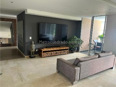 Apartamento en arriendo en Poblado, Medellín · foto 3 de 12