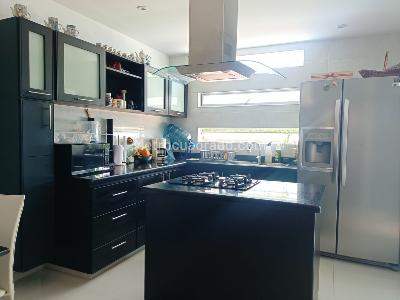 Casa de 3 alcobas en venta en Alcatraz, Girardot, 127 m² · foto 5 de 11