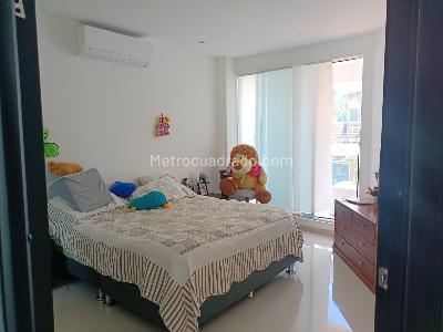 Casa de 3 alcobas en venta en Alcatraz, Girardot, 127 m² · foto 9 de 11