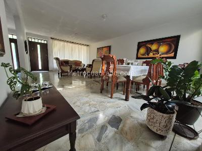 Casa de 5 alcobas en venta en San Fernando, Cali, 306 m² · foto 2 de 20