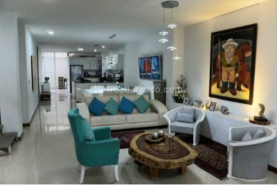 Casa de 5 alcobas en venta en El Bosque, Cali, 425 m² · foto 2 de 20