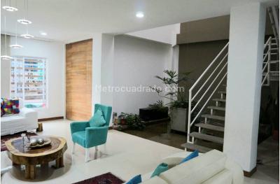 Casa de 5 alcobas en venta en El Bosque, Cali, 425 m² · foto 3 de 20