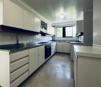 Apartamento de 3 alcobas en venta en La Florida, Medellín, 195 m² · foto 6 de 20