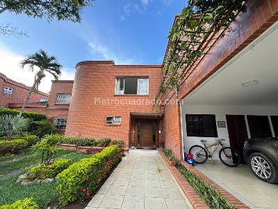 Casa de 5 alcobas en venta en Parcelaciones Pance, Cali, 480 m² · foto 2 de 20