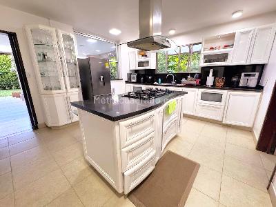 Casa de 5 alcobas en venta en Parcelaciones Pance, Cali, 480 m² · foto 8 de 20