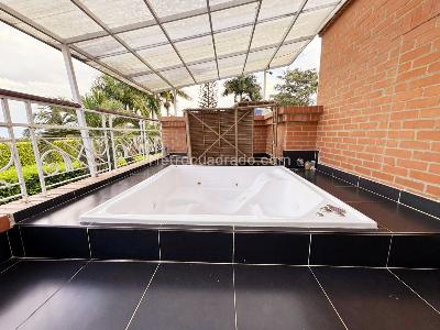 Casa de 5 alcobas en venta en Parcelaciones Pance, Cali, 480 m² · foto 16 de 20