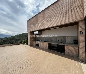 Apartamento de 2 alcobas en venta en Las Palmas, Medellín, 143 m² · foto 13 de 15