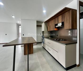 Apartamento de 2 alcobas en venta en Las Palmas, Medellín, 143 m² · foto 2 de 15