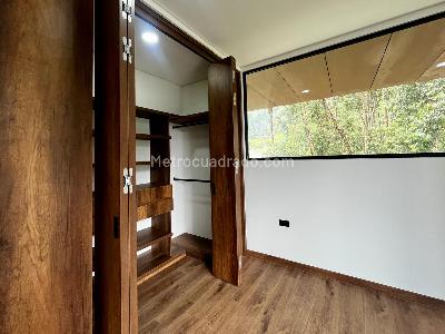 Apartamento de 3 alcobas en venta en Las Palmas, Medellín, 136 m² · foto 12 de 20