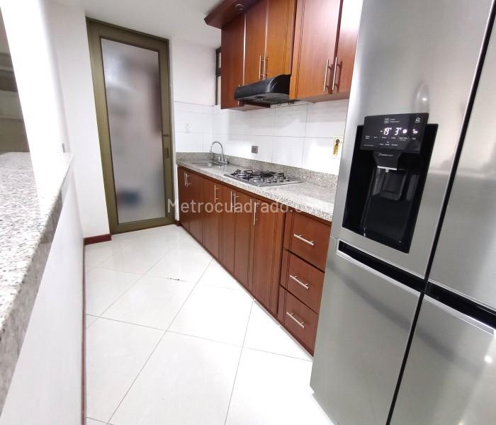 Spacious 3BR Apartment with Private Parking in Robledo