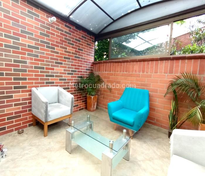 Spacious 3BR Apartment with Private Parking in Robledo - 9