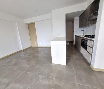 Apartamento de 2 alcobas en venta en Loma De Las Brujas, Envigado, 95 m² · foto 2 de 20