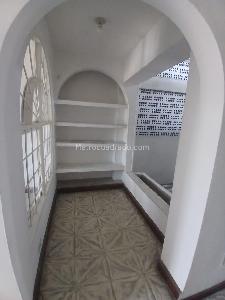 Casa de 5 alcobas en venta en La Base, Cali, 260 m² · foto 2 de 17