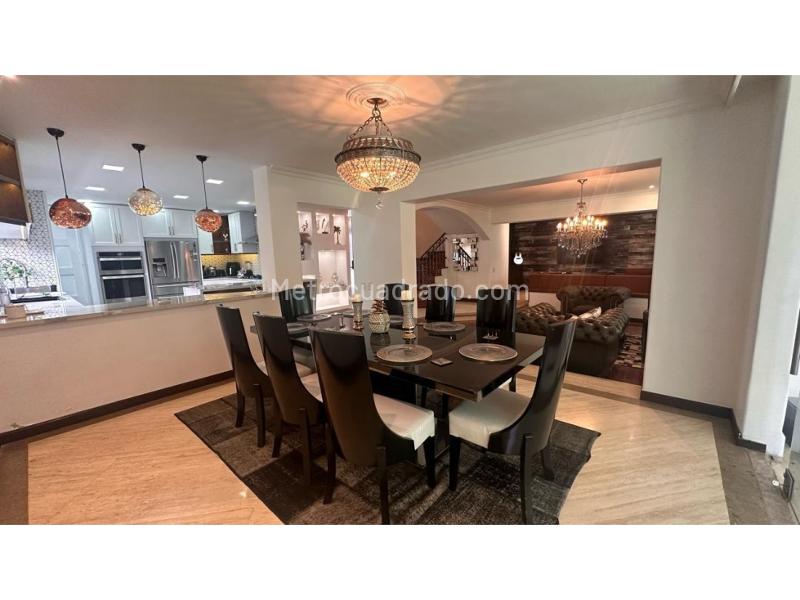 Stunning 3BR House with Garages in Poblado San Lucas - 5