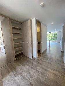 Apartamento en venta en Altos Del Poblado, Medellín · foto 13 de 20