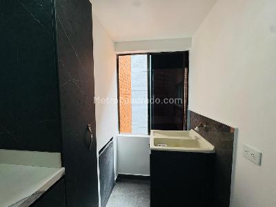Apartamento de 5 alcobas en venta en La Castellana, Medellín, 206 m² · foto 11 de 18