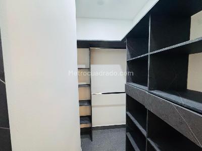 Apartamento de 5 alcobas en venta en La Castellana, Medellín, 206 m² · foto 3 de 18