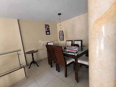 Casa de 5 alcobas en venta en Ciudad Cordoba, Cali, 270 m² · foto 11 de 15