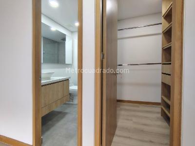Apartamento de 3 alcobas en venta en Altos Del Poblado, Medellín, 111 m² · foto 7 de 20