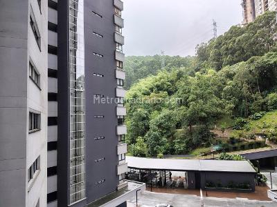 Apartamento de 3 alcobas en venta en Altos Del Poblado, Medellín, 111 m² · foto 17 de 20
