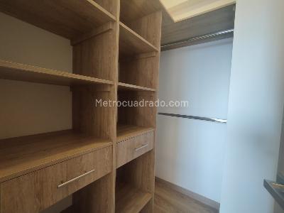 Apartamento de 2 alcobas en venta en El Centro, Rionegro, 70 m² · foto 3 de 19