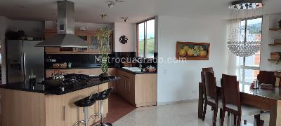 Apartamento de 5 alcobas en venta en La America, Medellín, 311 m² · foto 13 de 15