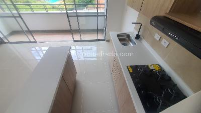 Apartamento en venta en Centro, Itagüí · foto 2 de 16