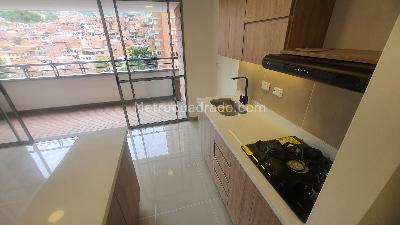 Apartamento en venta en Centro, Itagüí · foto 3 de 16