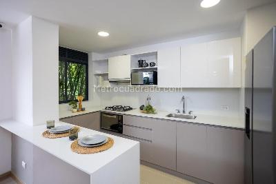 Apartamento de 3 alcobas en venta en Aves Maria, Sabaneta, 80 m² · foto 2 de 11