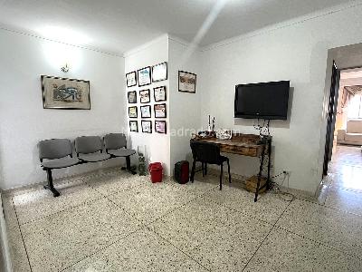 Apartamento de 3 alcobas en venta en Los Cambulos, Cali, 144 m² · foto 3 de 10