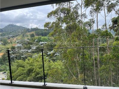 Apartamento de 2 alcobas en arriendo en Sajonia, Rionegro, 127 m² · foto 2 de 19