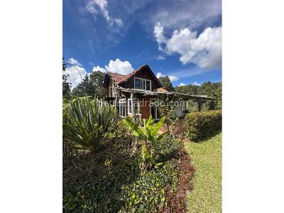 Casa en arriendo en Las Palmas, Medellín · foto 2 de 4