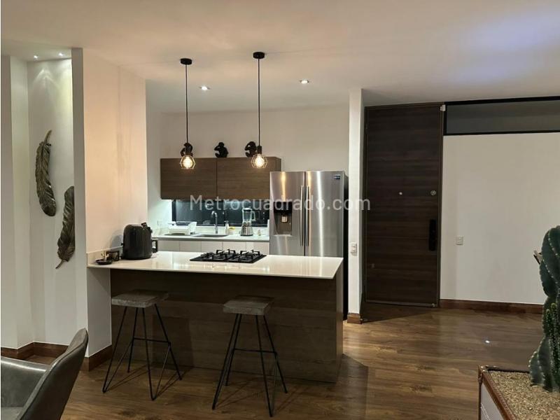 Modern 2BR Apartment in Poblado San Lucas - 3