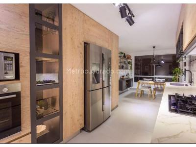 Apartamento de 3 alcobas en arriendo en El Poblado, Medellín, 220 m² · foto 4 de 14