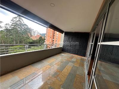 Apartamento de 3 alcobas en arriendo en El Poblado, Medellín, 220 m² · foto 12 de 14