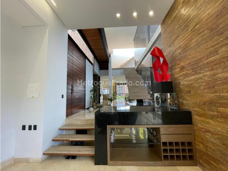 Elegant 5BR House in Altos Del Poblado - 8