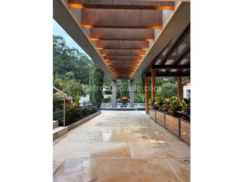 Luxury 5BR House in Poblado - 4