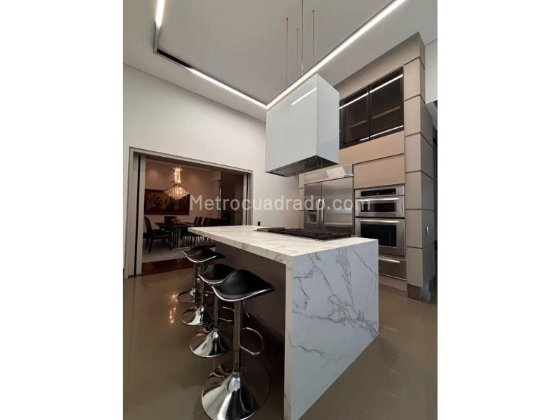 Luxury 5BR House in Poblado - 7