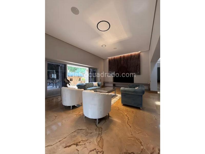 Luxury 5BR House in Poblado - 8